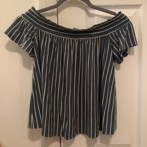 American Eagle off the shoulder top!
